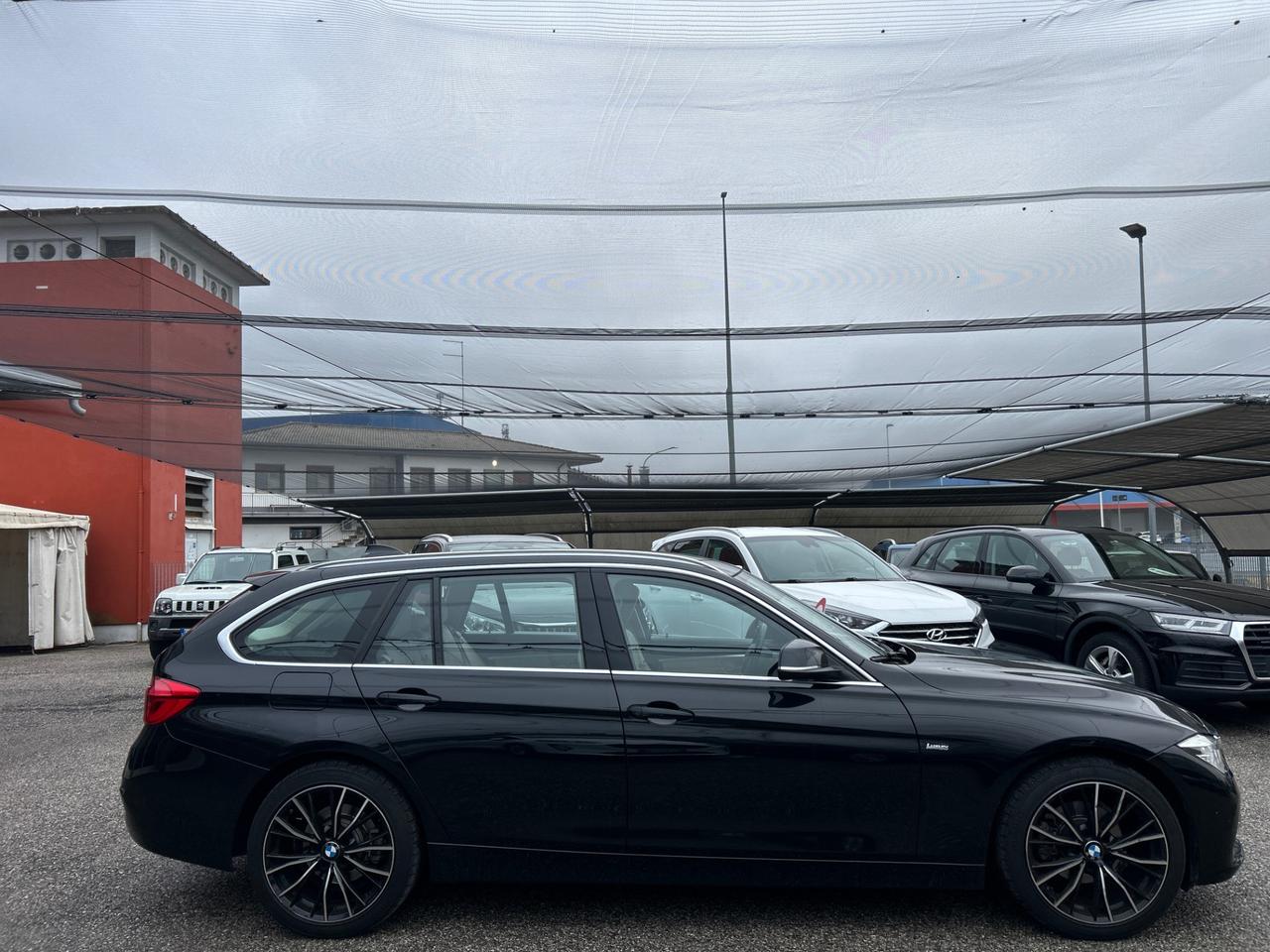 BMW Serie 3 Touring 318d Touring Luxury auto