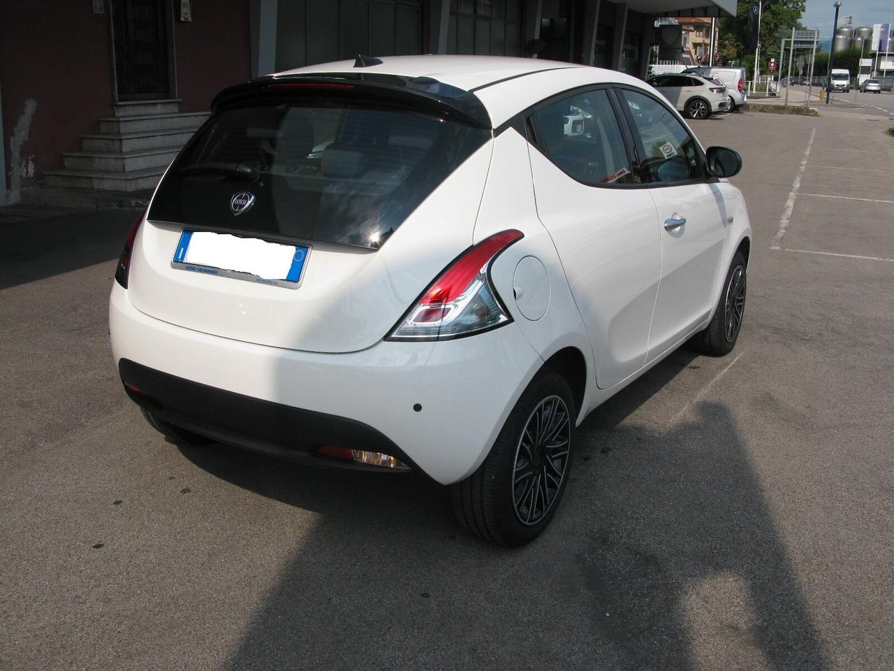 Lancia Ypsilon 1.0 FireFly 5 porte S&S Hybrid Gold