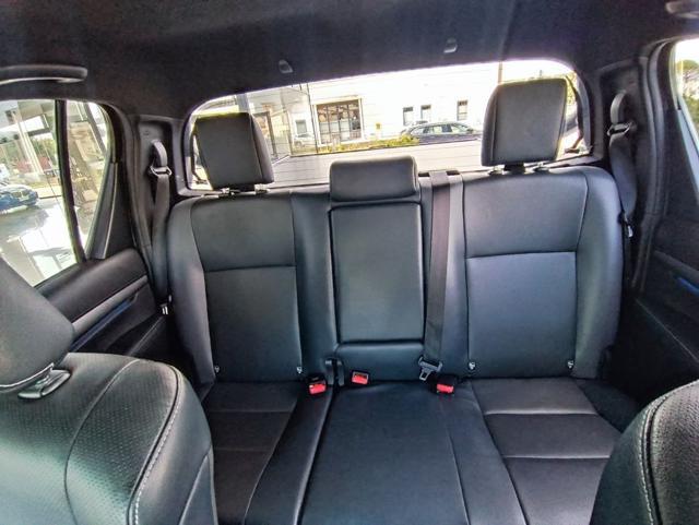 TOYOTA Hilux 2.8 D A/T 4WD 4 porte Double Cab Invincible