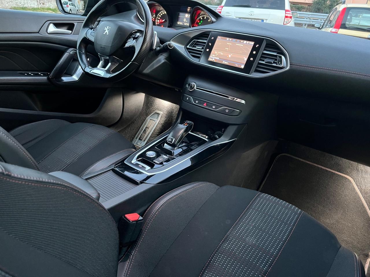 PEUGEOT 308 - GT LINE