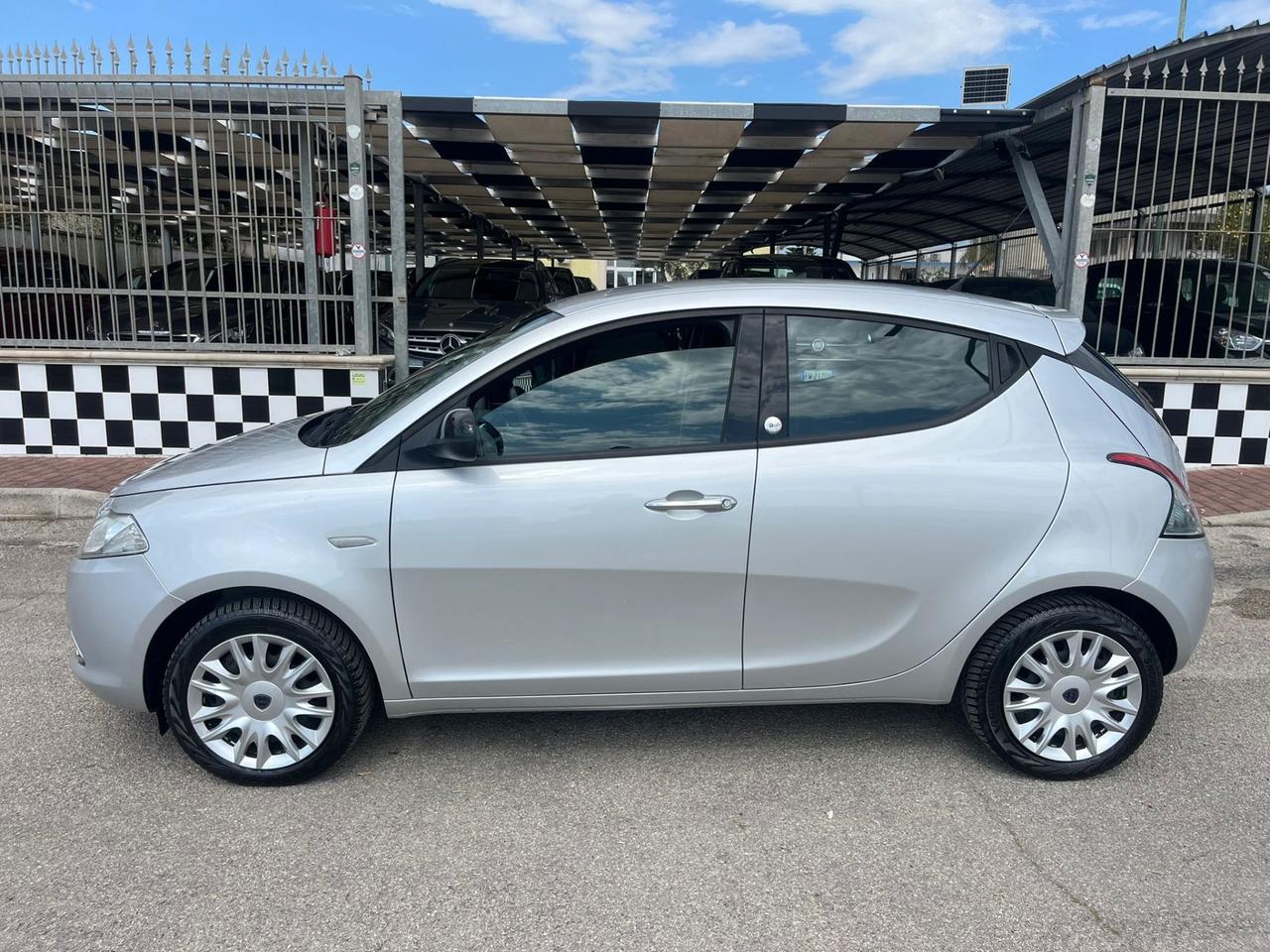 Lancia Ypsilon 1.2 5 porte GPL Gold Unipro 2014