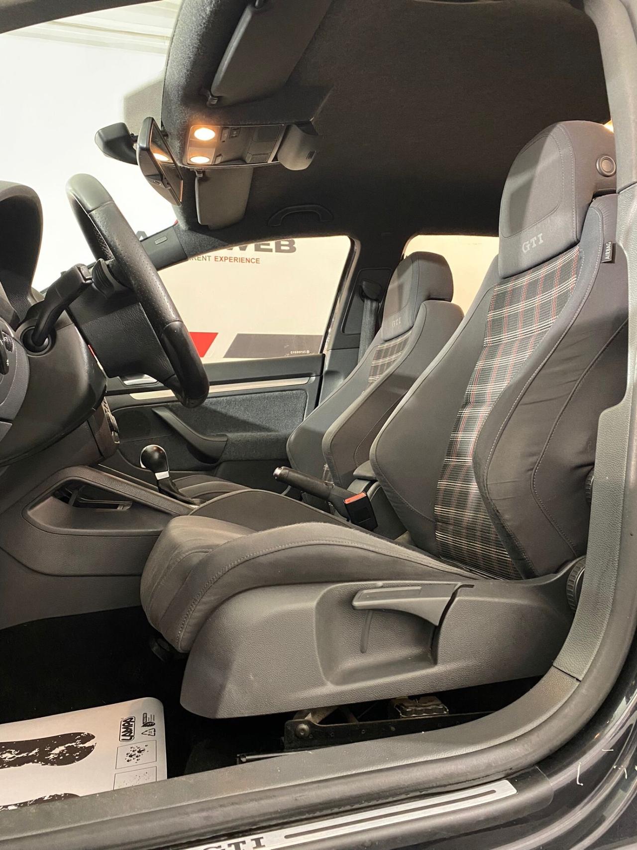 Volkswagen Golf GTI 2.0 16V TFSI 5p. GTI