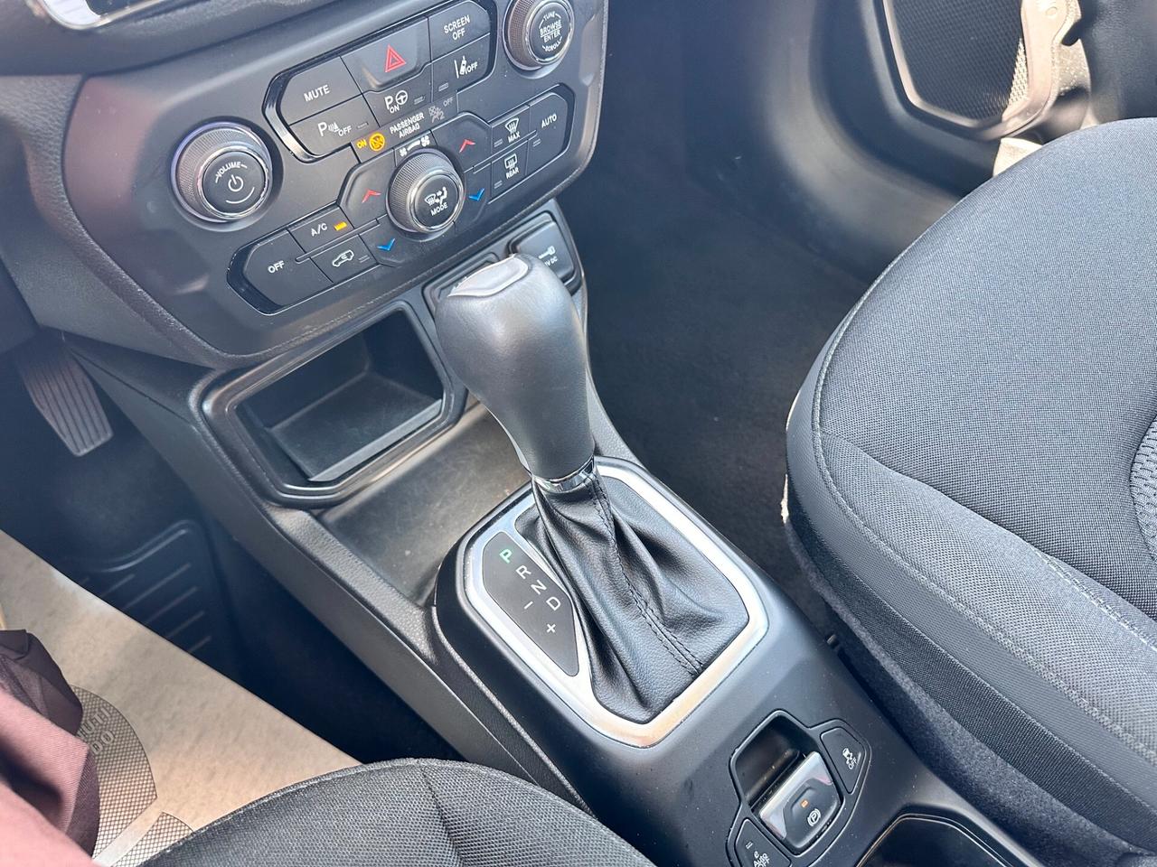 Jeep Renegade 1.5 Turbo T4 MHEV Summit
