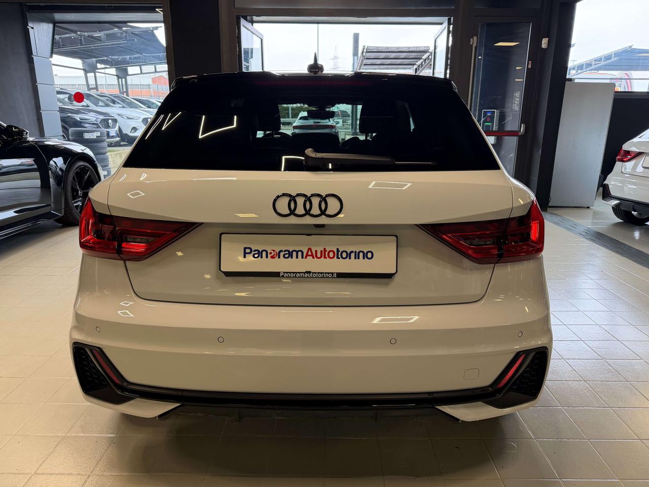 Audi A1 A1 SPB 30 1.0 tfsi Identity Black 116cv s-tronic