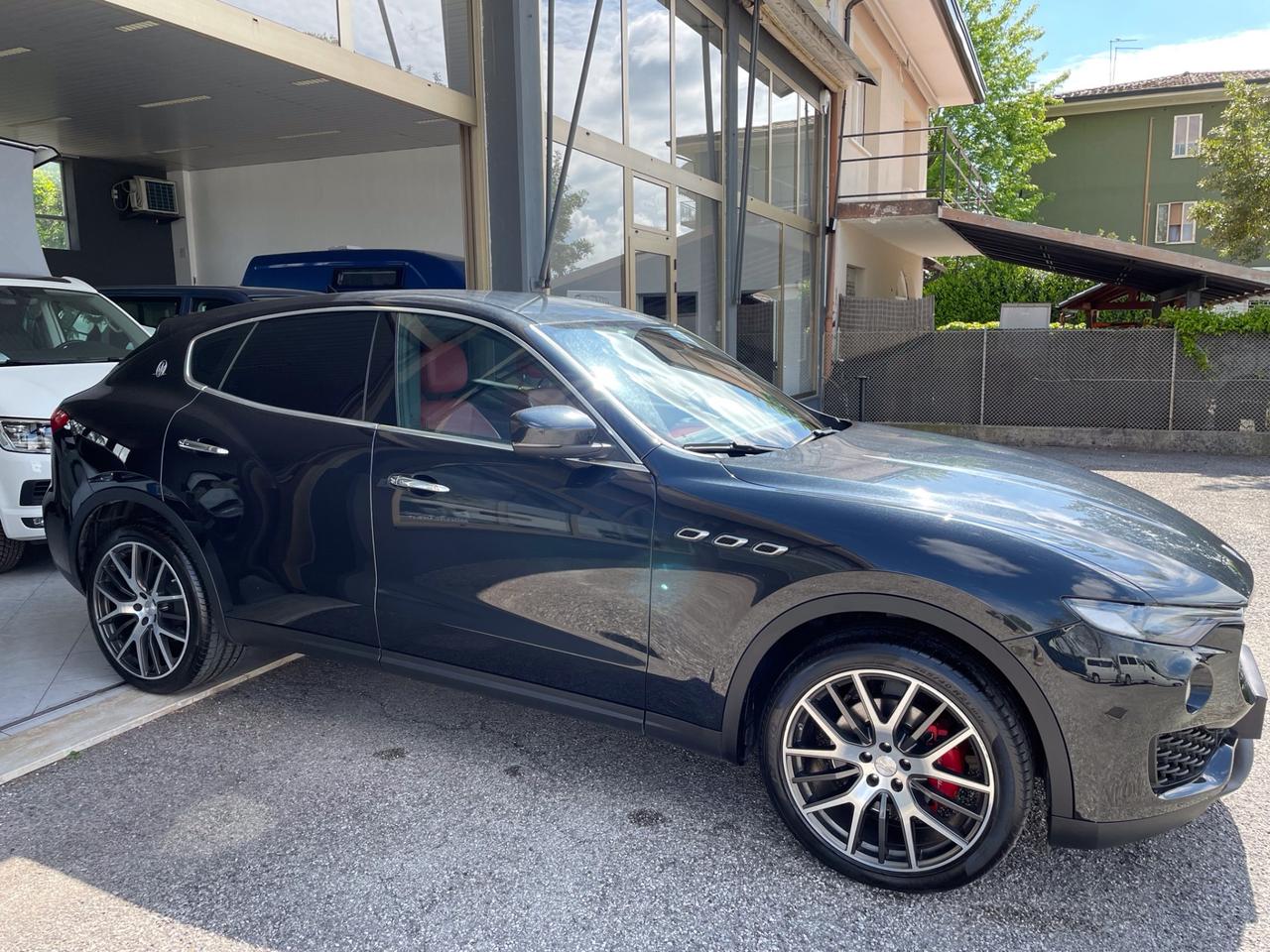 Maserati Levante V6 Diesel 250 cv AWD