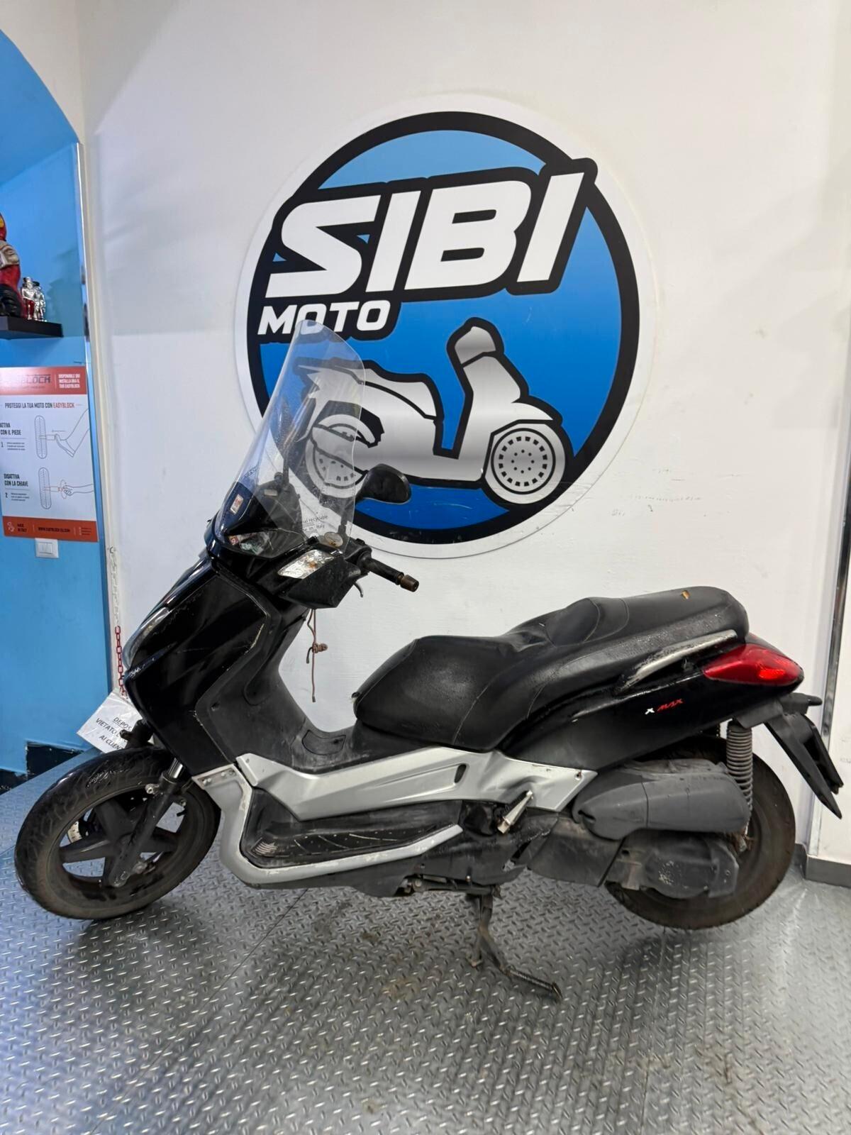 Yamaha X-Max 250