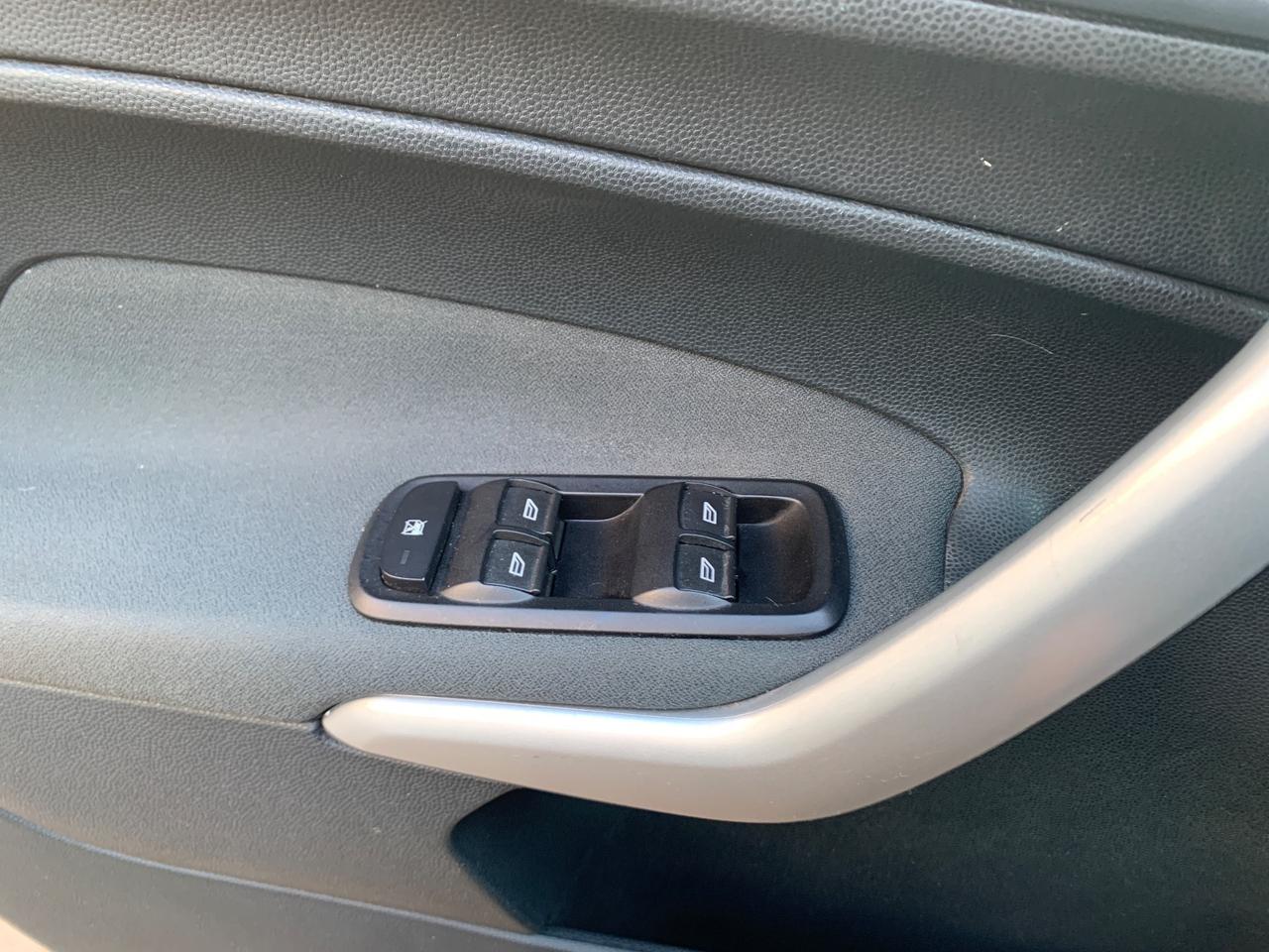 Ford Fiesta 1.4 TDCi 70CV 5 porte