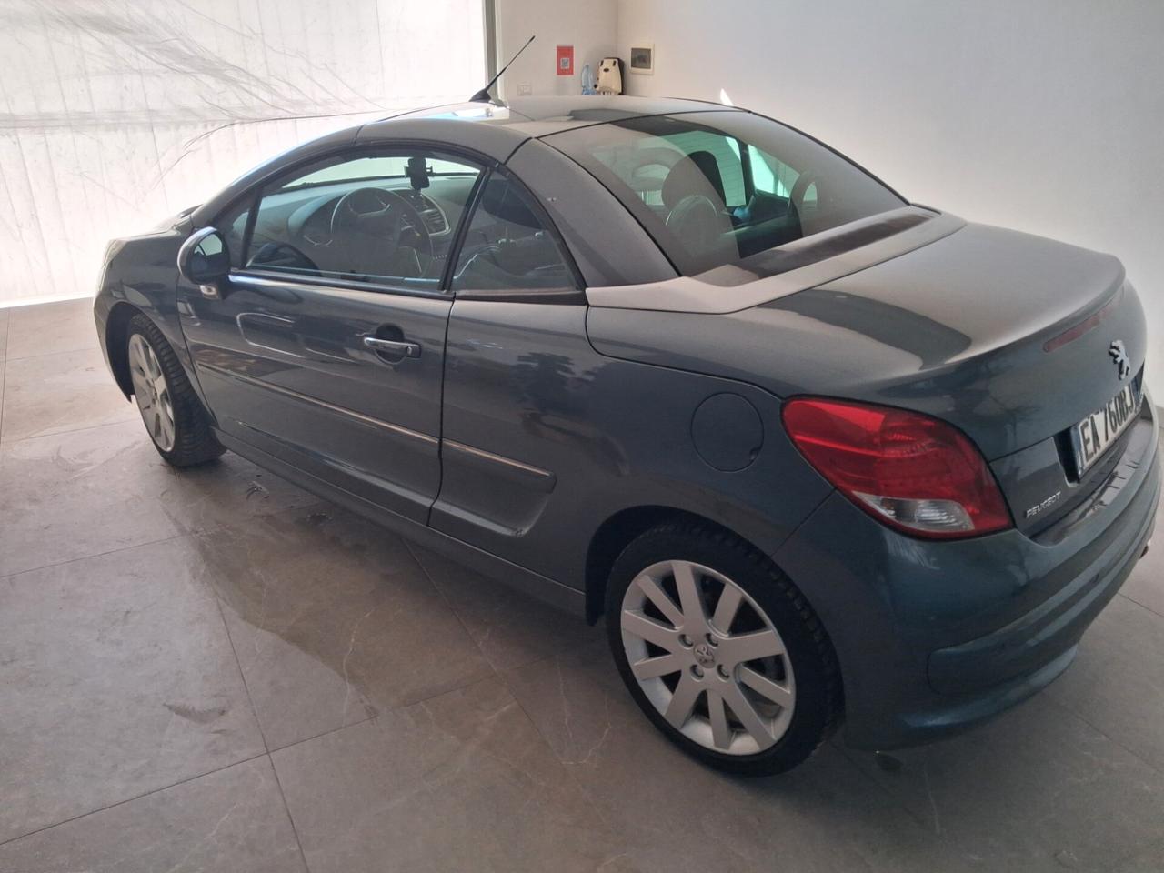 Peugeot 207 1.6 8V HDi 112CV CC Féline