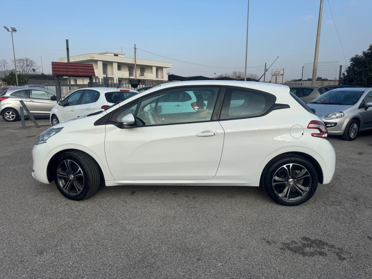 Peugeot 208 PureTech 82 3 porte Allure