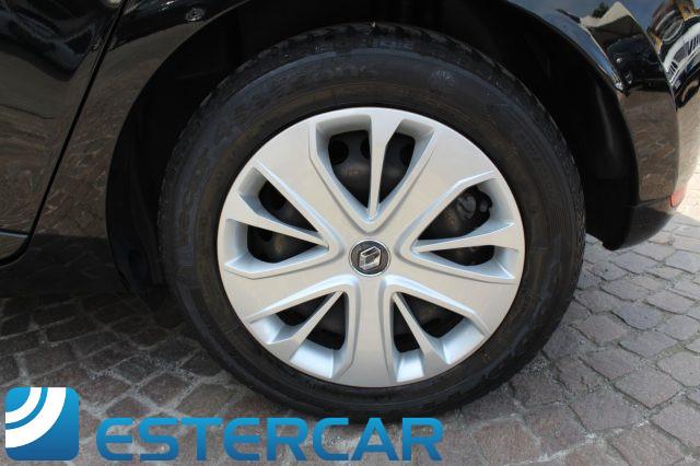 RENAULT Clio 1.2 75CV 5 porte NEOPATENTATI