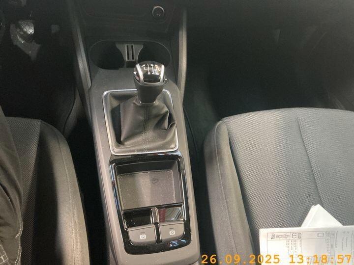 Audi Q2 30 TFSI Business Advanced