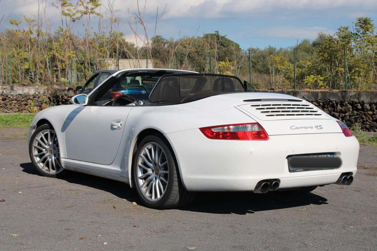 Porsche 911 Carrera 4S Cabriolet