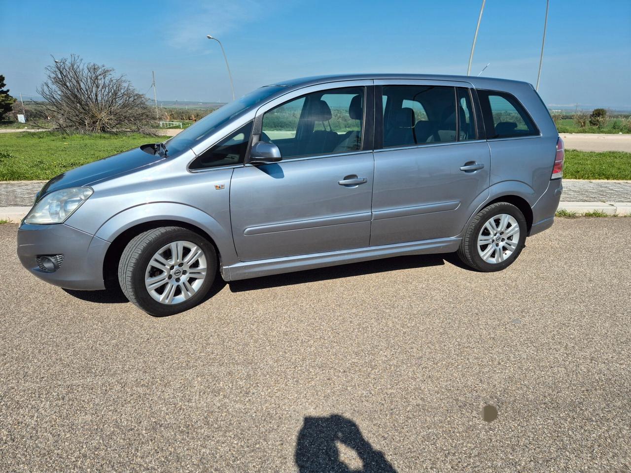 Opel Zafira 1.6 metano 7 posti 2010