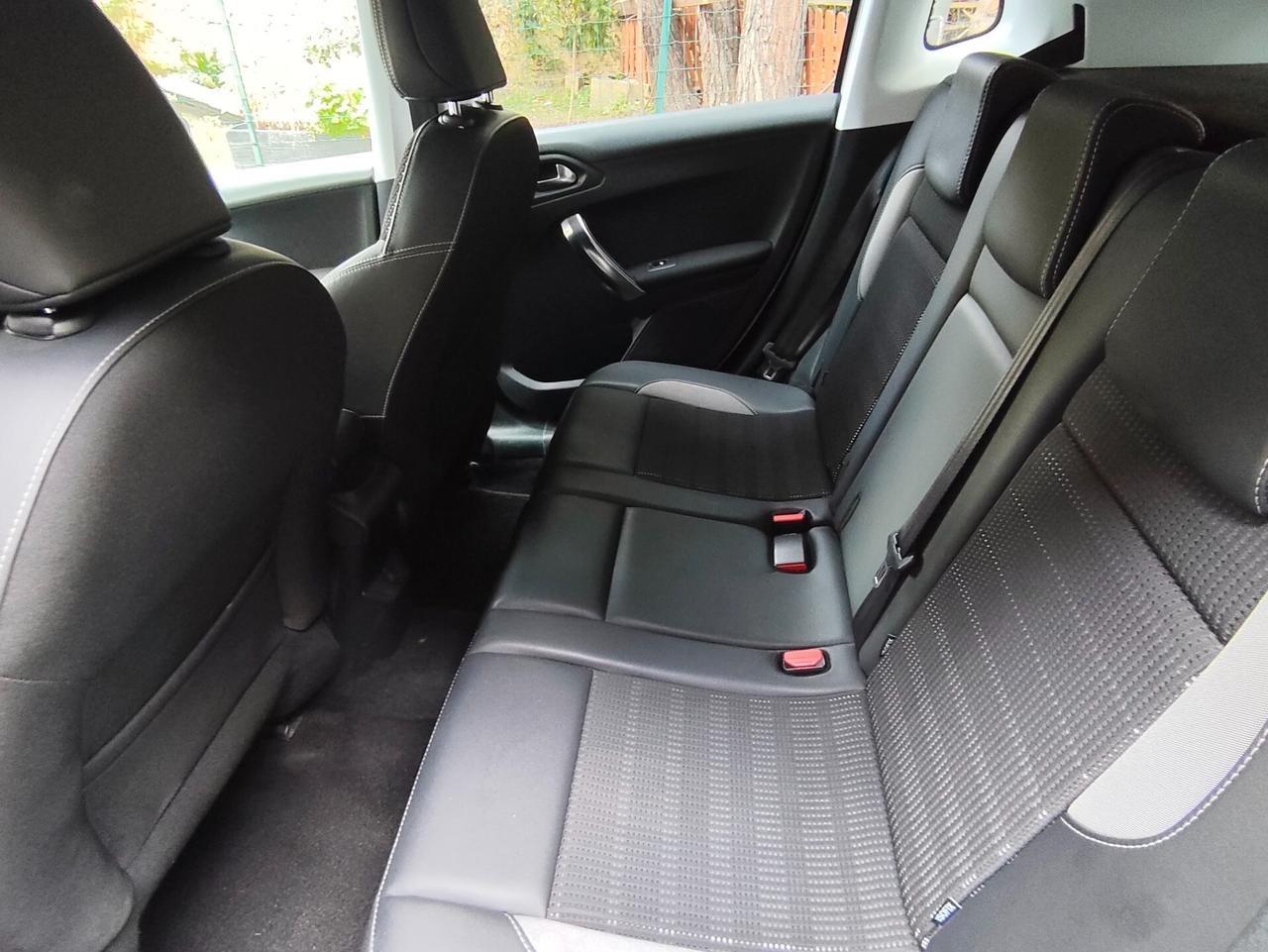 Peugeot 2008 BlueHDi Allure 2016