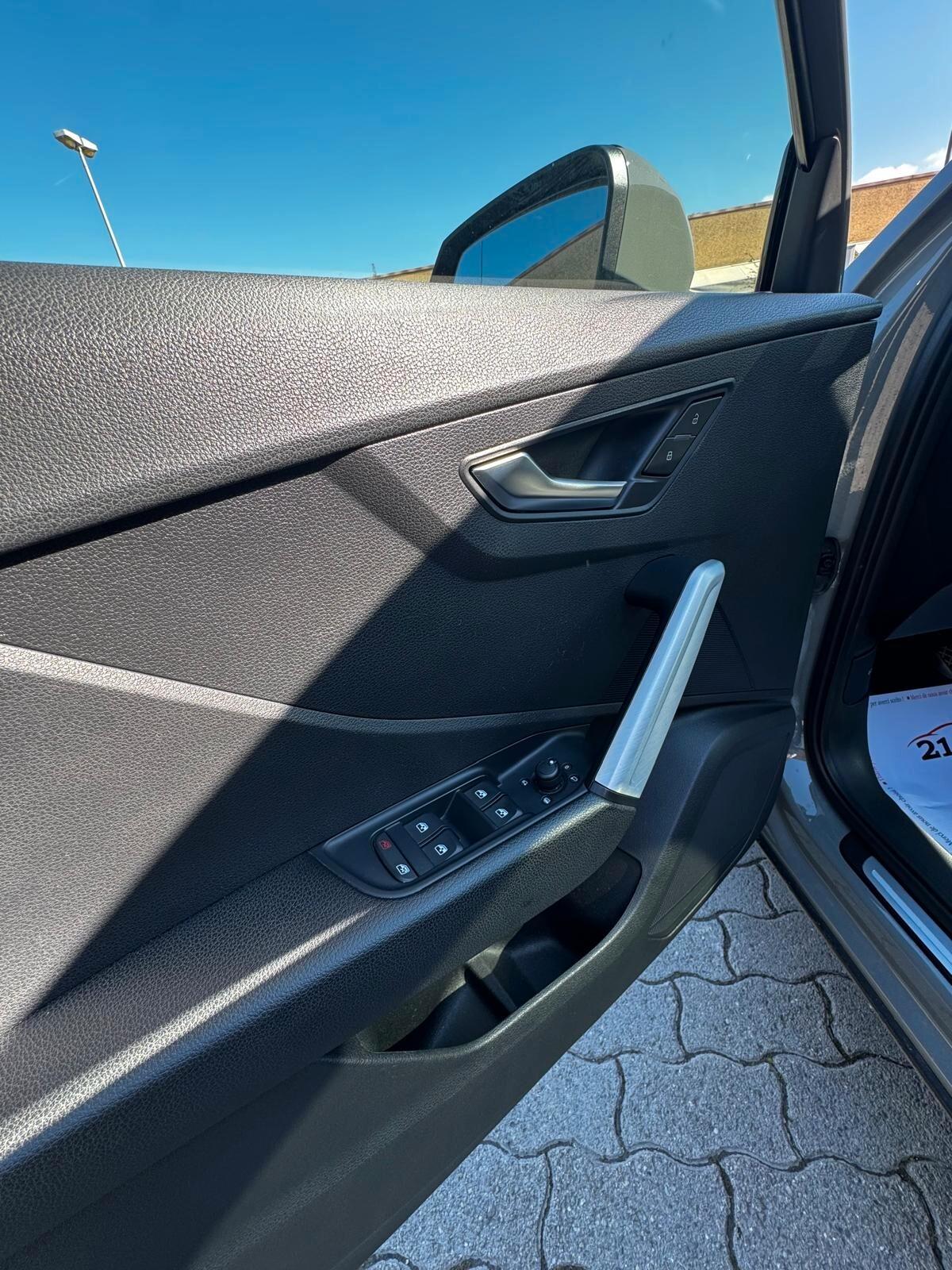 Audi Q2 30 TFSI Business