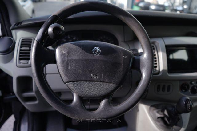 RENAULT Trafic T27 2.5 dCi 150cv PC-TN Passenger