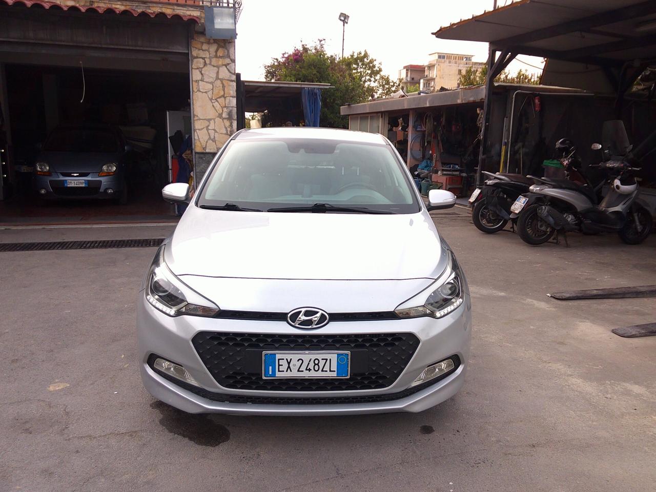 Hyundai i20 1.1 CRDi 12V 5 porte Comfort 14