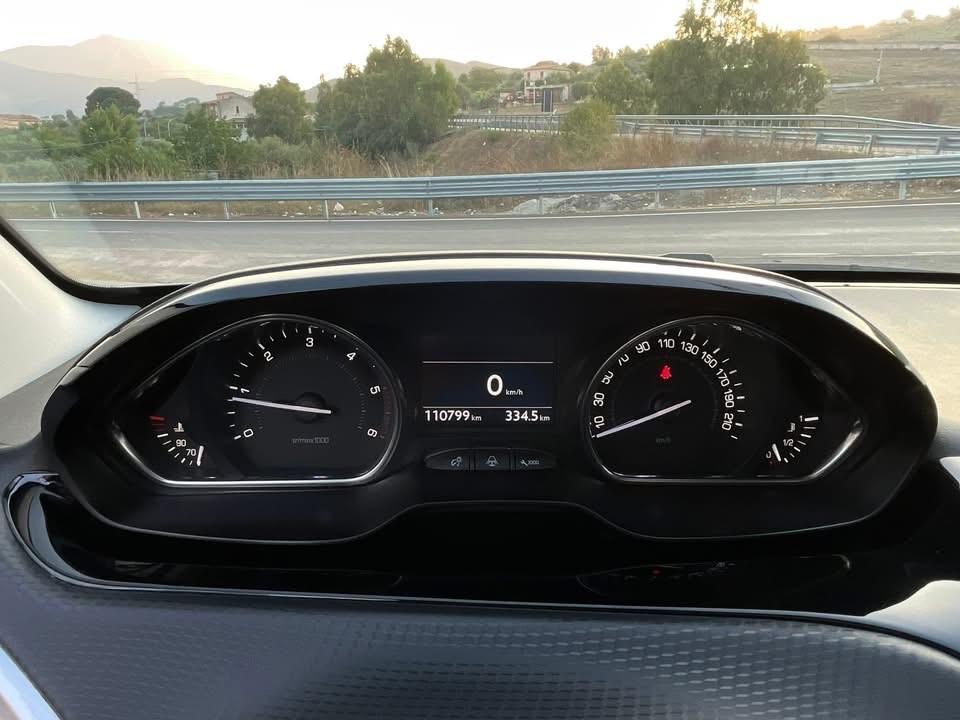 Peugeot 2008 1.6 e-HDi 92 CV Allure