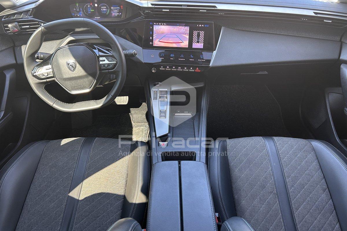 PEUGEOT 408 Plug-in Hybrid 180 e-EAT8 Allure
