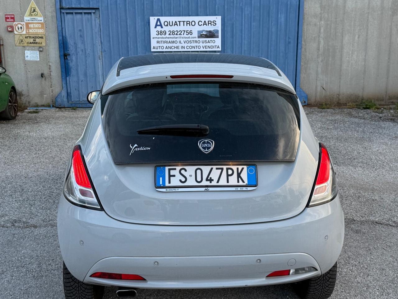 Lancia Ypsilon 1.3 MJT 16V 80 CV 5 porte S&S Silver