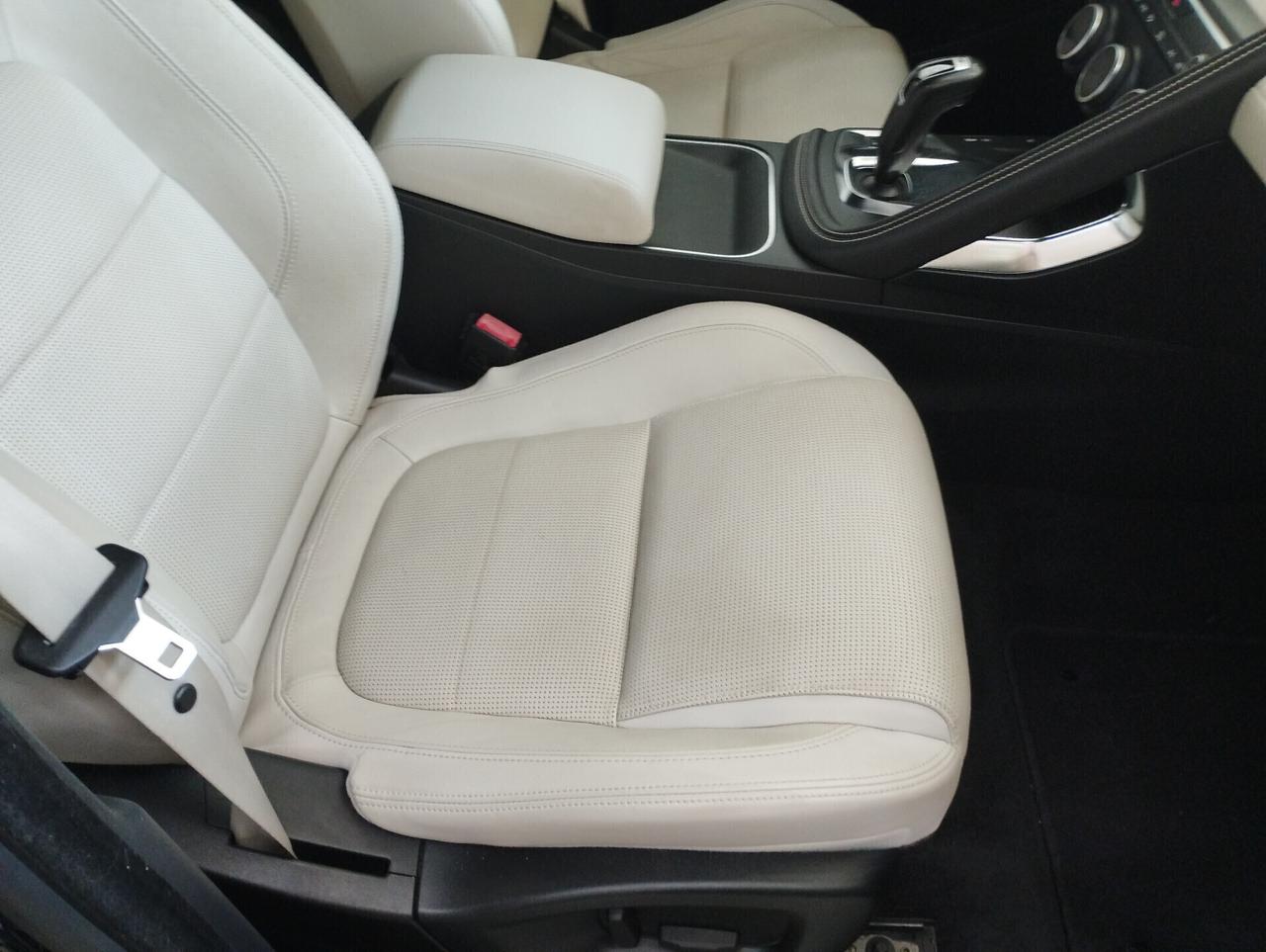 Jaguar E-Pace 2.0D 180 CV AWD aut. R-Dynamic S