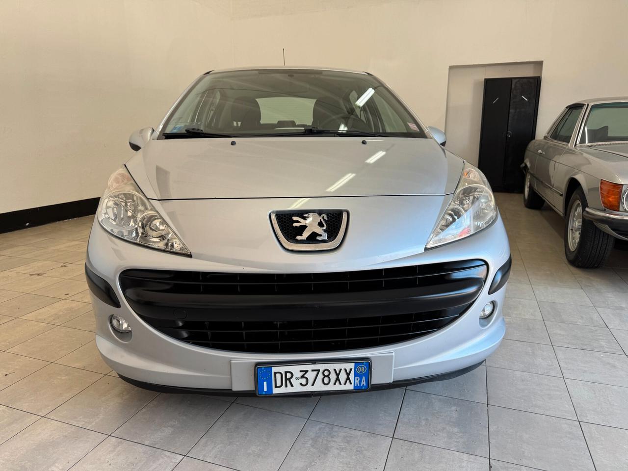 Peugeot 207 1.4 8V 75CV 5p. ONE Line OK NEOPATENTATI