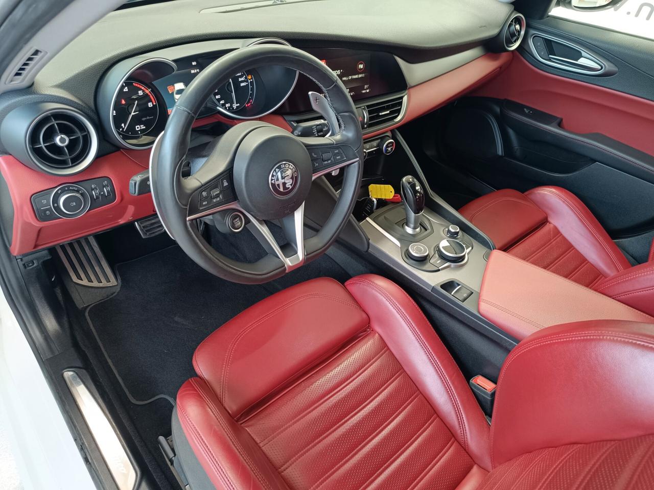 Alfa Romeo Giulia 2.2 Turbodiesel 210 CV AT8 AWD Q4 Veloce