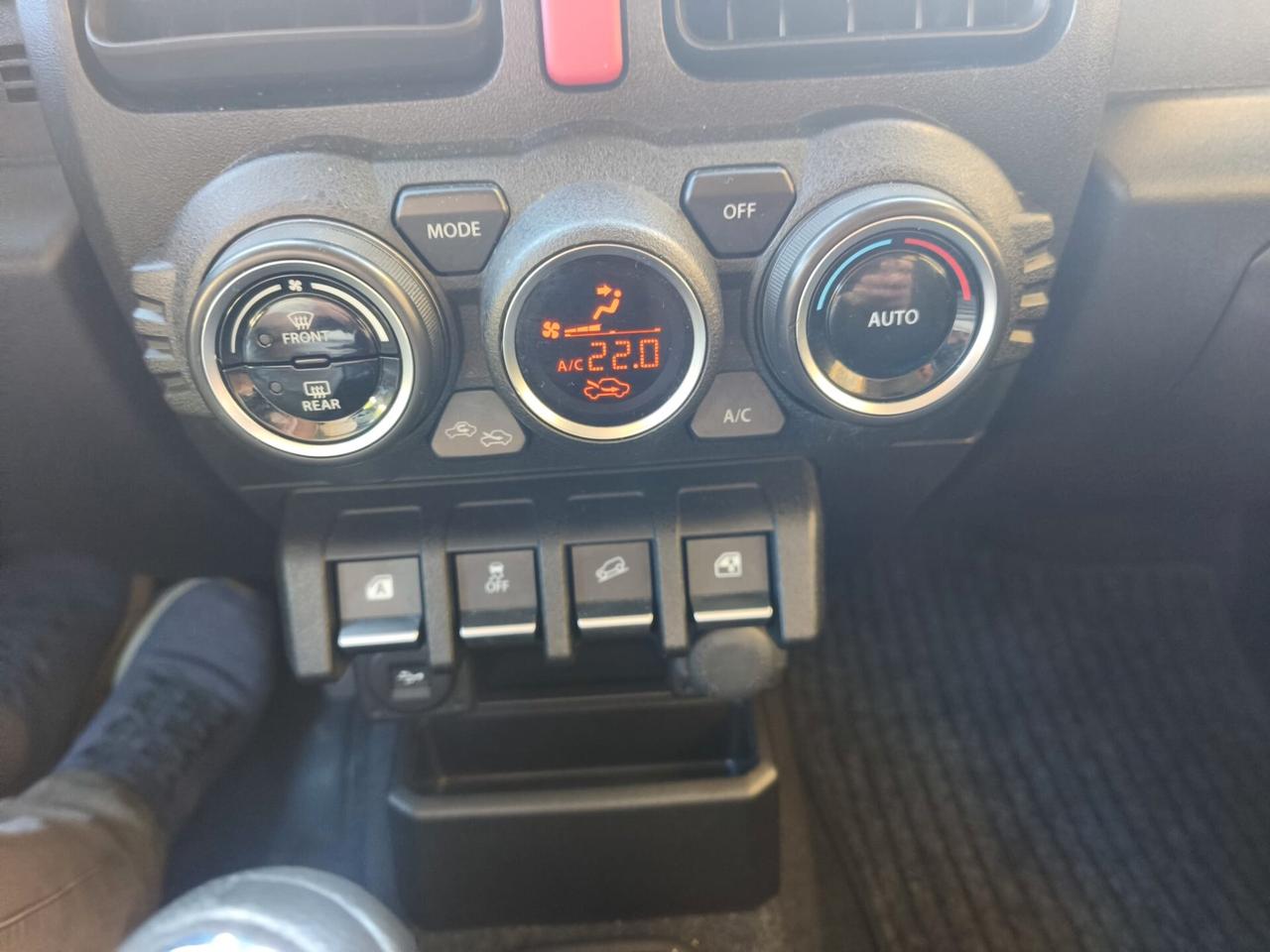 Suzuki Jimny 1.5 5MT Top 4 POSTI