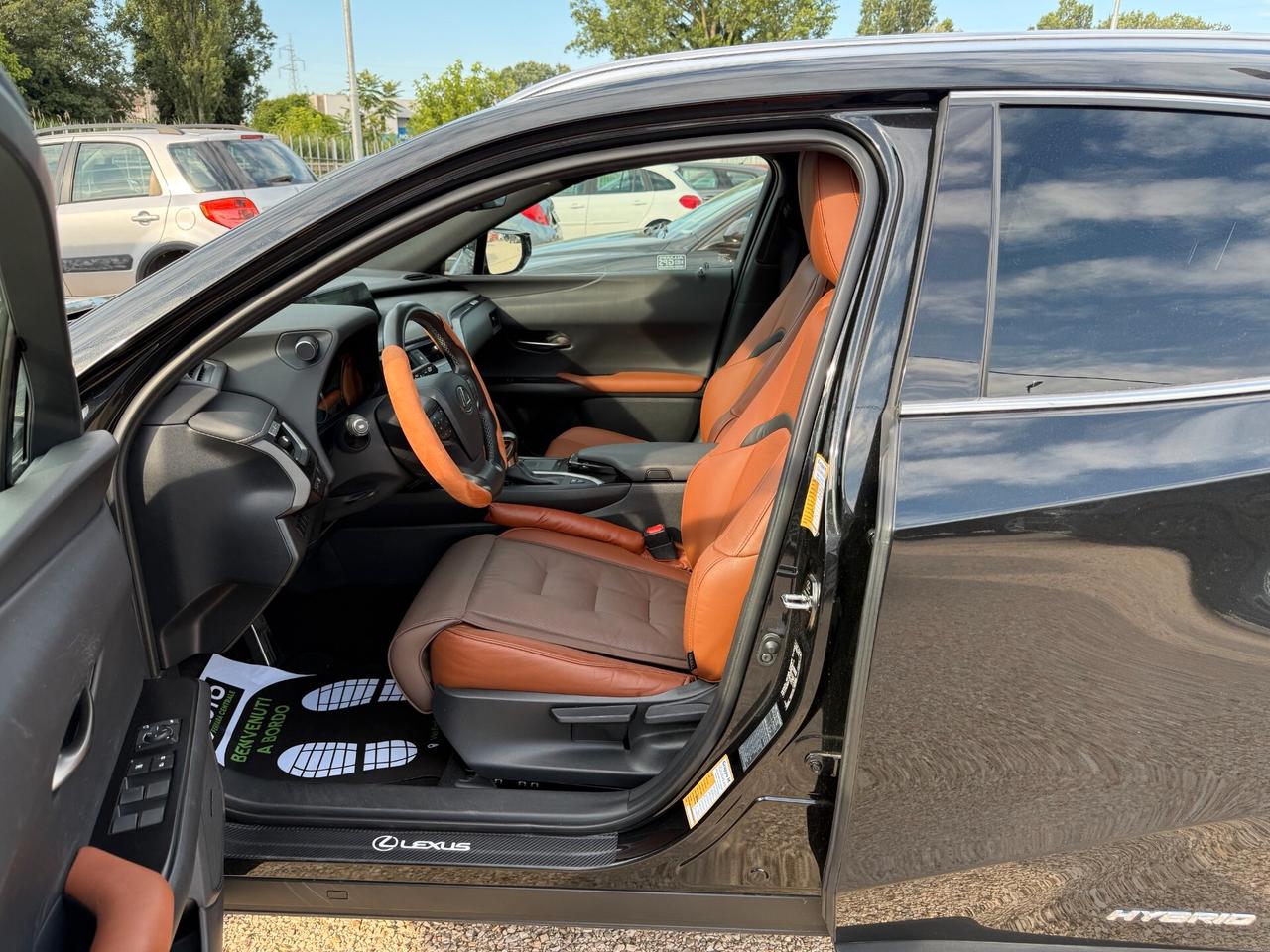 Lexus UX UX250H Hybrid Premium 184cv 2.0 2wd cvt my20