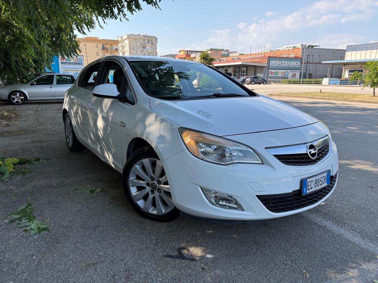 Opel Astra 1.7 CDTI 110CV 5 porte Elective in ottime condizioni