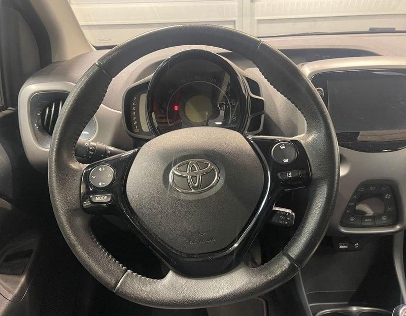 Toyota Aygo Connect 1.0 VVT-i 72 CV 5 porte x-fun