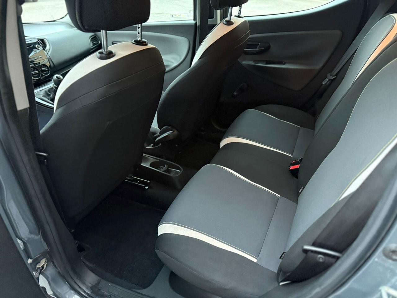 LANCIA YPSILON 0.9 METANO 2015 12 MESI DI GARANZIA