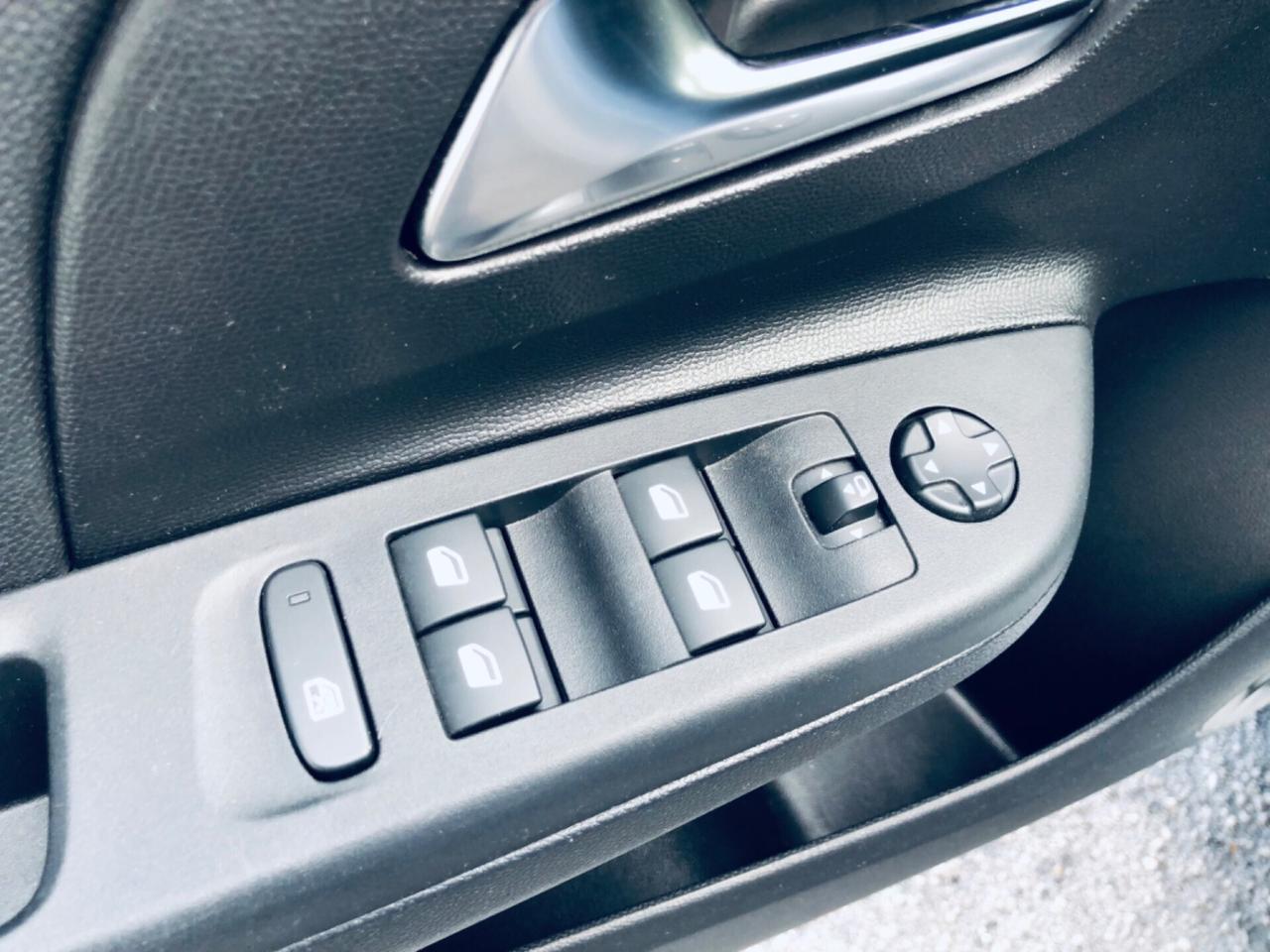 Opel Corsa GS tetto nero 1.2 100 CV PACK CONF