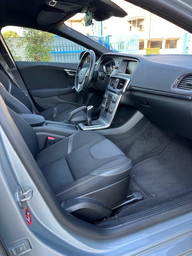 VOLVO V40 D2 Kinetic