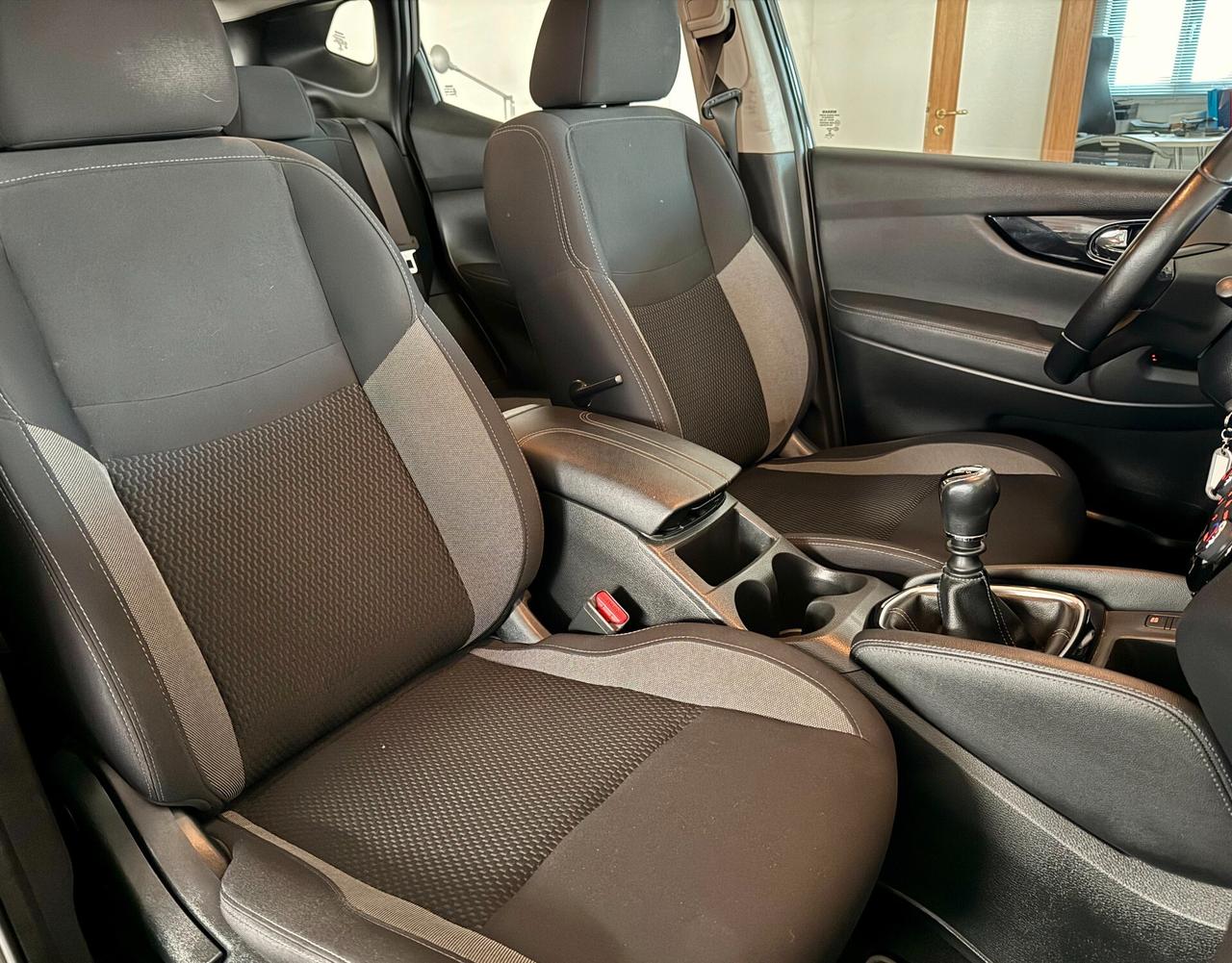 Nissan Qashqai 1.5 dCi Business Navi Retro Led