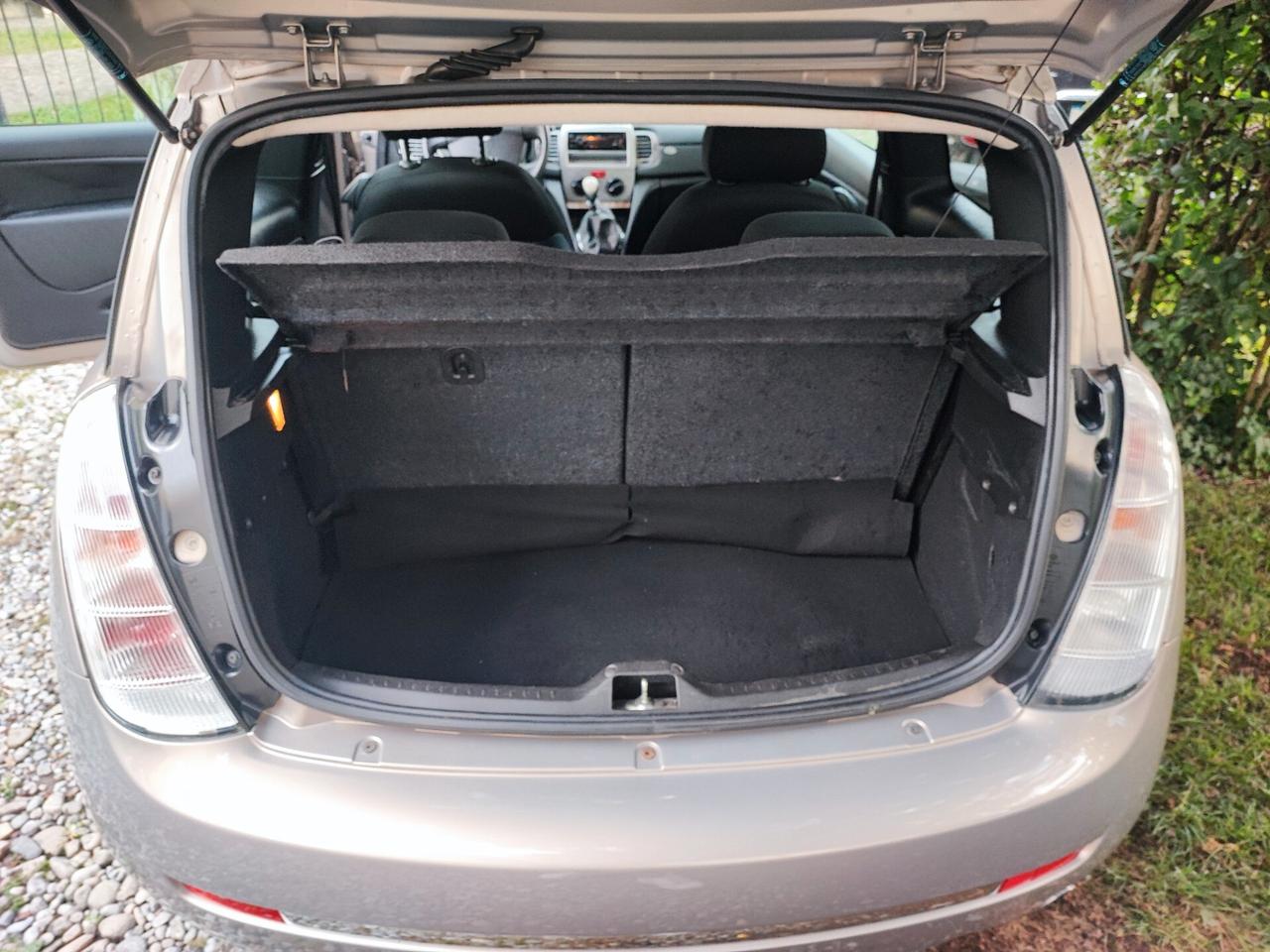 Lancia Ypsilon benzina GPL neopatentati