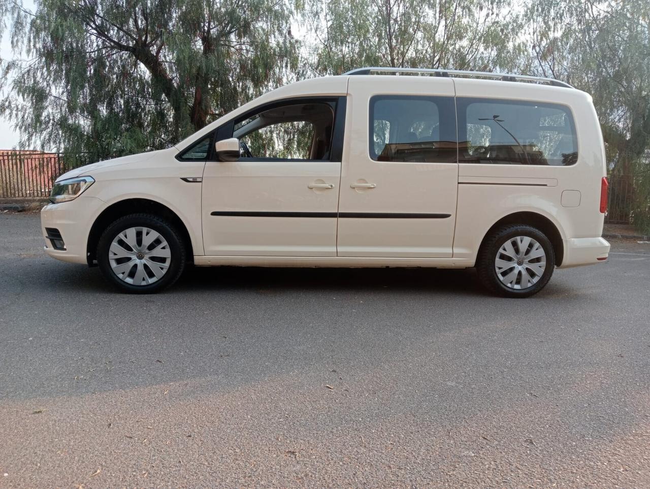 Volkswagen Caddy Pianale ribassato con rampa disabili in carrozzina
