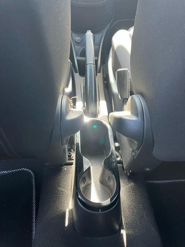 Lancia Ypsilon 1.0 FireFly 5 porte S&S Hybrid Silver