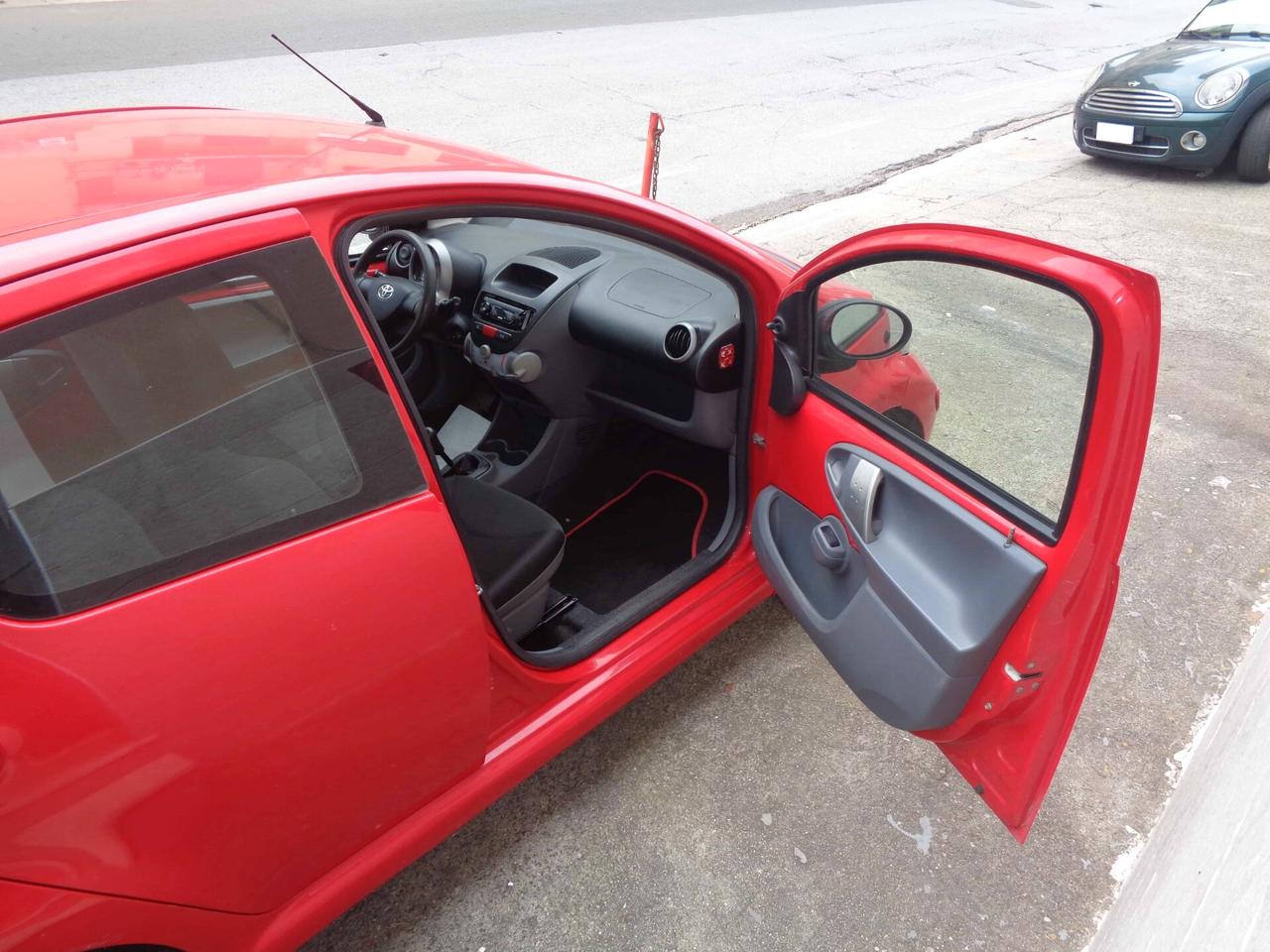 Toyota Aygo 1.0 68CV 5 porte (Finanziabile)