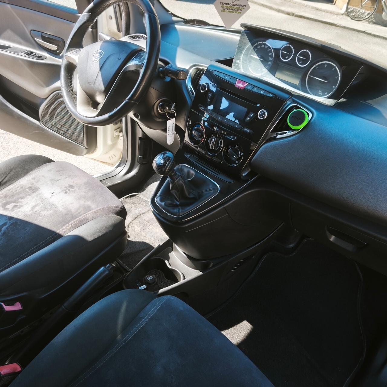 Lancia Ypsilon 1.3 MJT 16V 95 CV 5 porte S&S Silver