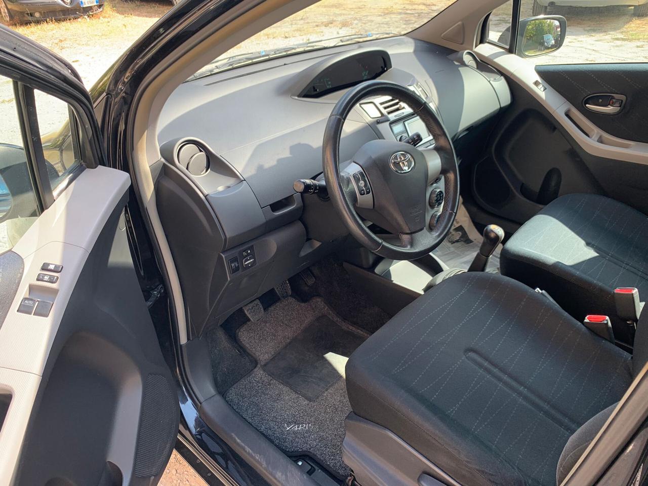 Toyota Yaris 1.4 D-4D 5 porte Navi