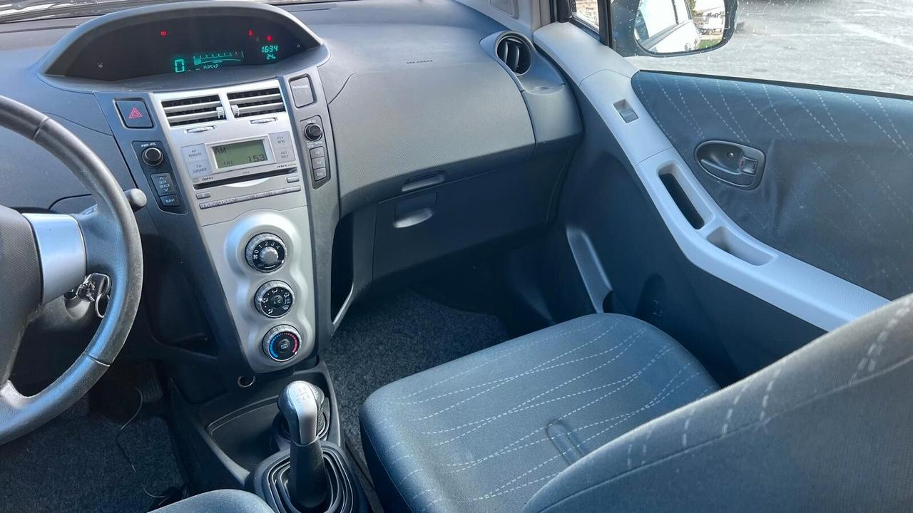 Toyota Yaris 1.0 5 porte Sol