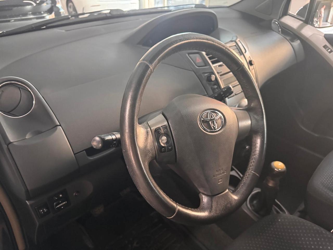 Toyota Yaris 1.0 5 porte Now