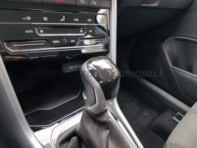 Volkswagen T-Roc 2.0 TDI SCR Life Navi ACC PDC LED