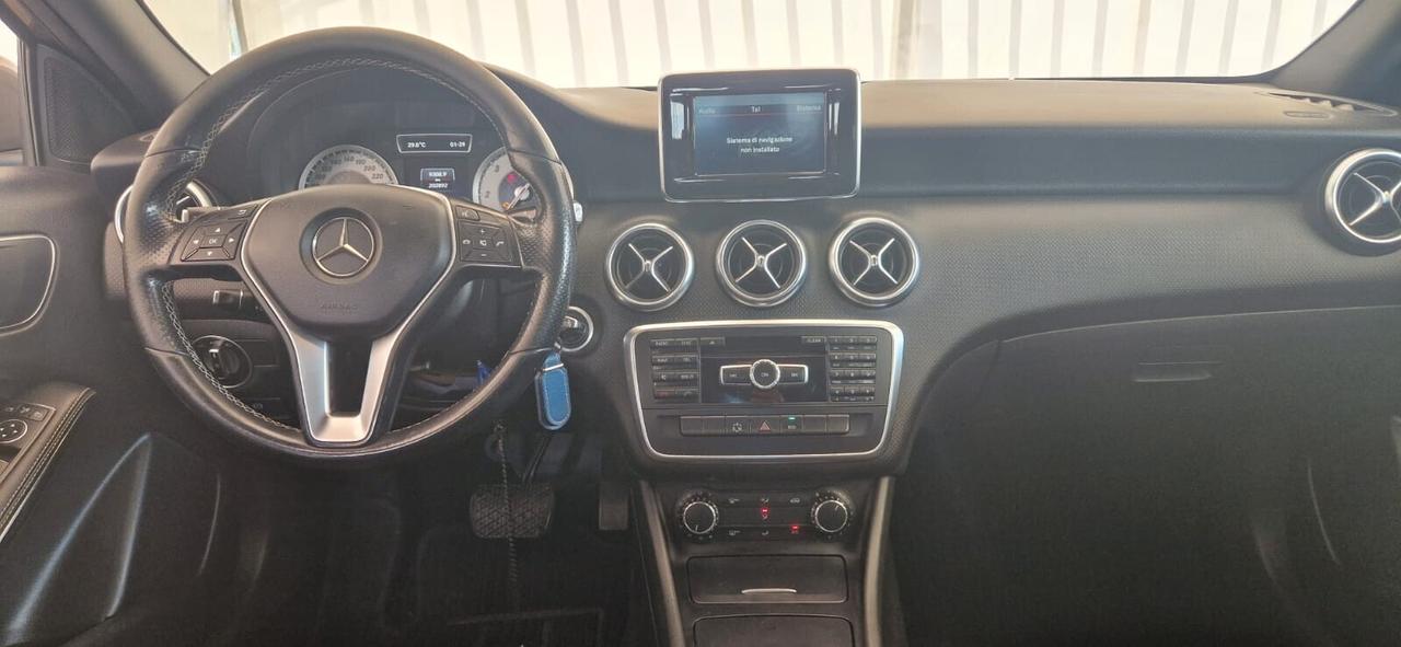 MERCEDES BENZ A 180D 1.5 110CV SPORT 2014