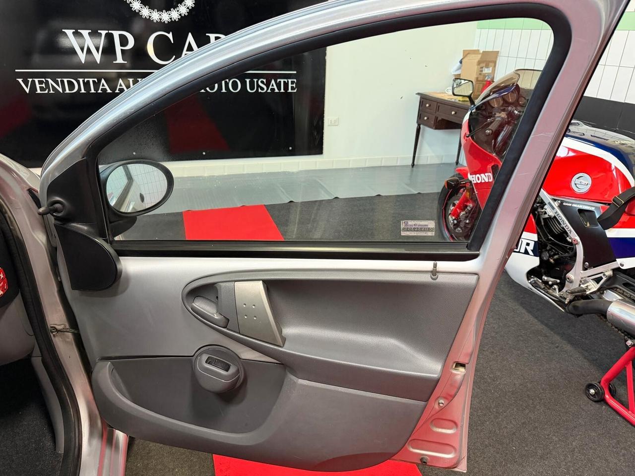 Toyota Aygo 1.0 12V VVT-i 5 porte Sol