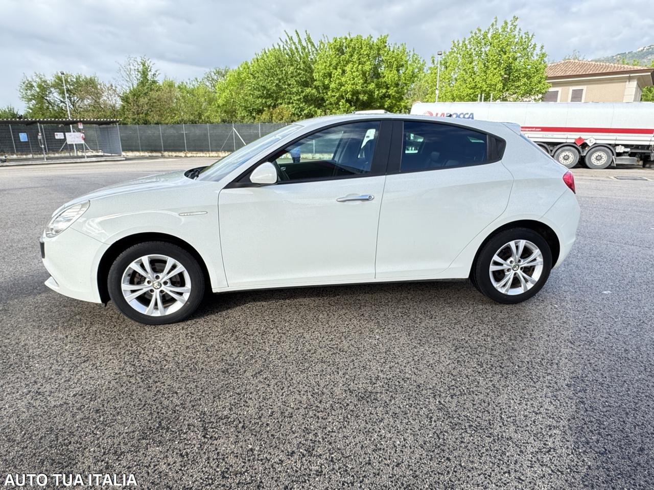 ALFA ROMEO GIULIETTA 1.6 SPORT INTERNI IN PELLE