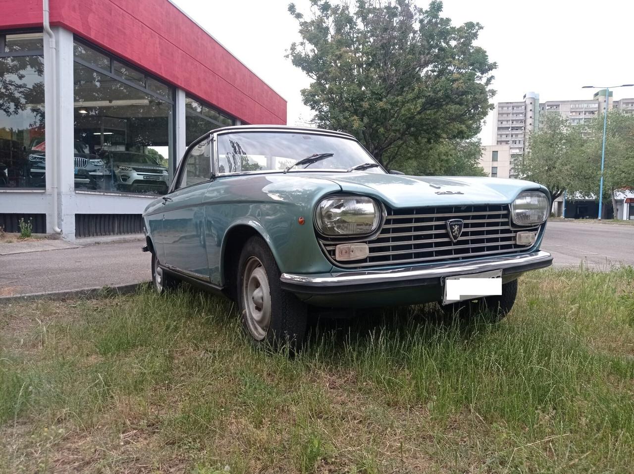 Peugeot 204 cabriolet con hard top