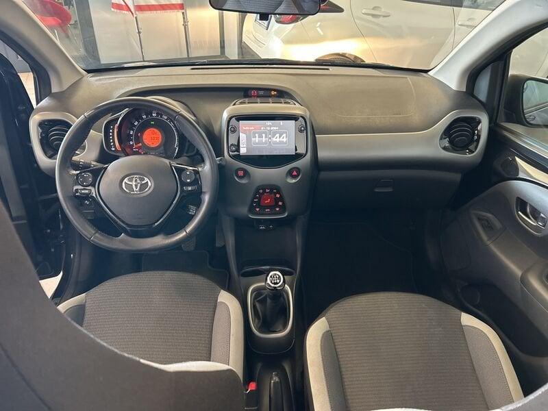 Toyota Aygo Connect 1.0 VVT-i 72 CV 5 porte x-wave