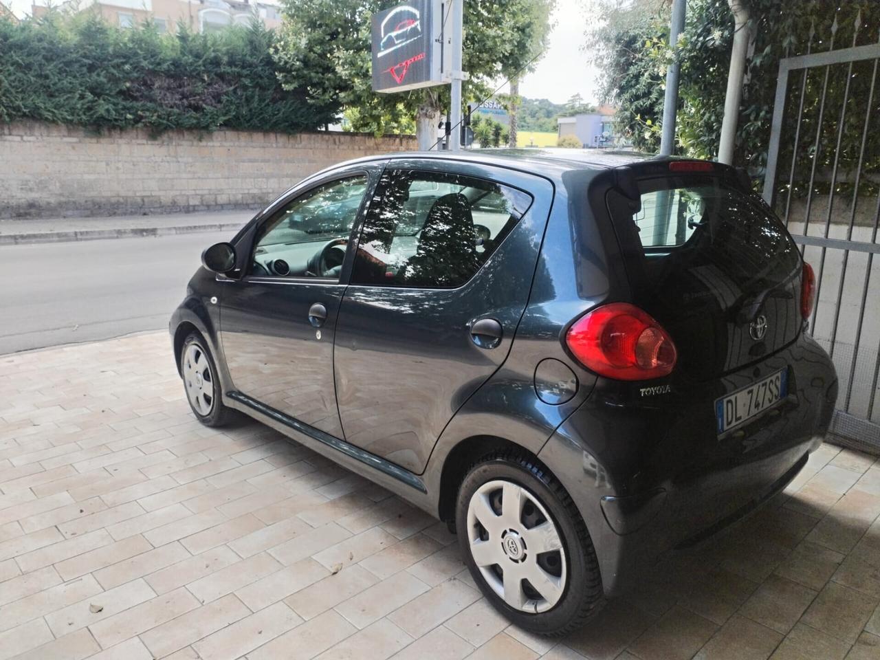 Toyota Aygo 1.0 12V VVT-i 5 porte Now
